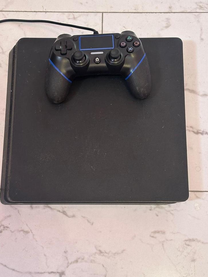 PlayStation 4 met controller - Goede staat, Spelcomputers en Games, Spelcomputers | Sony PlayStation 4, Zo goed als nieuw, Slim