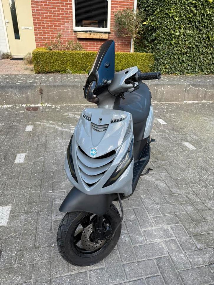 Zip brom, Fietsen en Brommers, Scooters | Piaggio, Zo goed als nieuw, Zip, Benzine, Ophalen of Verzenden