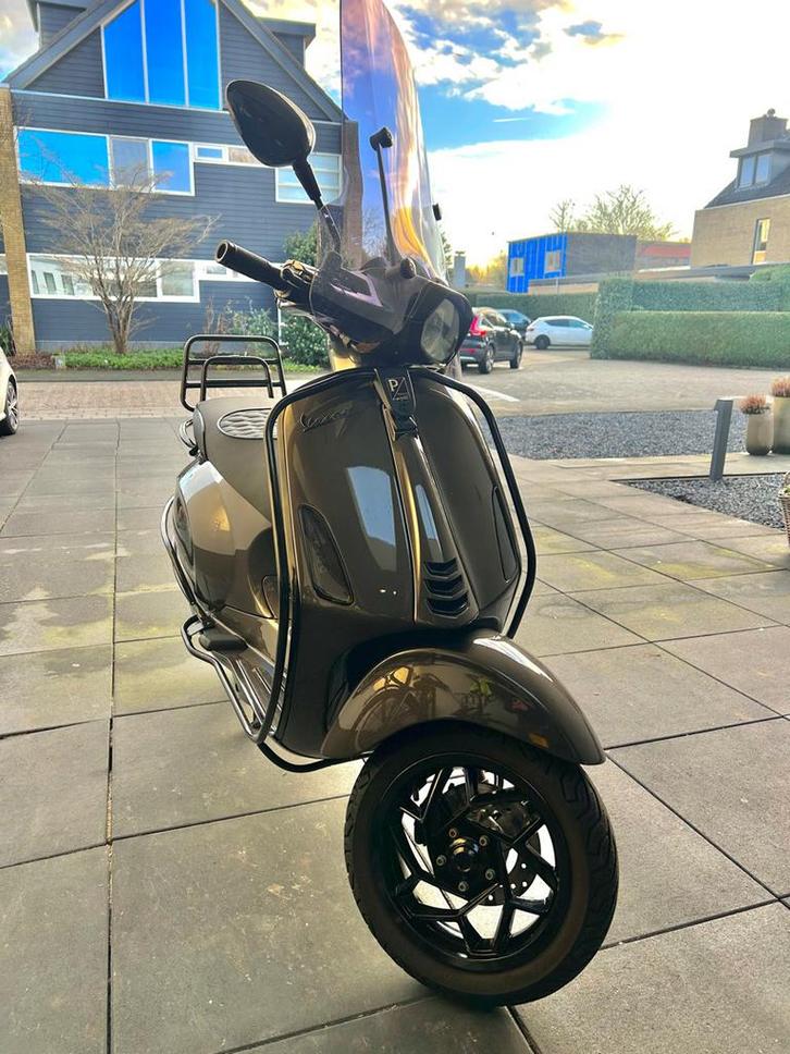 Vespa Sprint Full Option - Champagne Porsche Grijs - 2019, Fietsen en Brommers, Brommers | Vespa, Zo goed als nieuw, Overige modellen