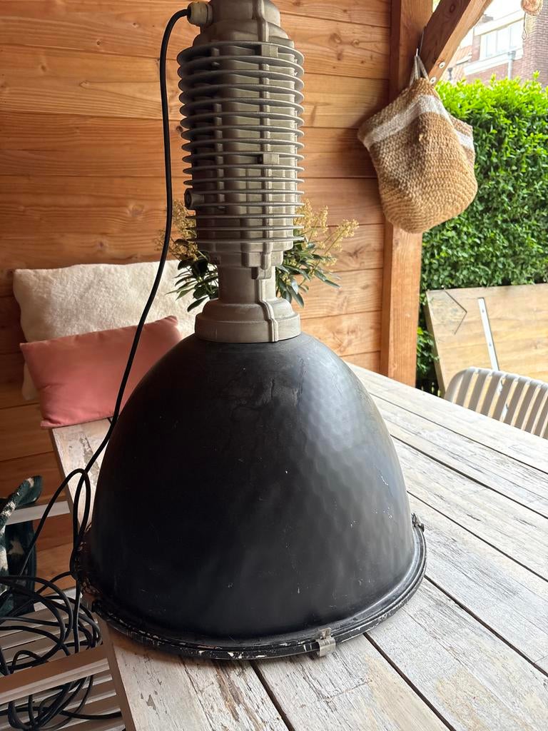 Grote industriële hanglamp ZUMTOBEL STAFF, Ophalen of Verzenden, Gebruikt, Metaal, 50 tot 75 cm