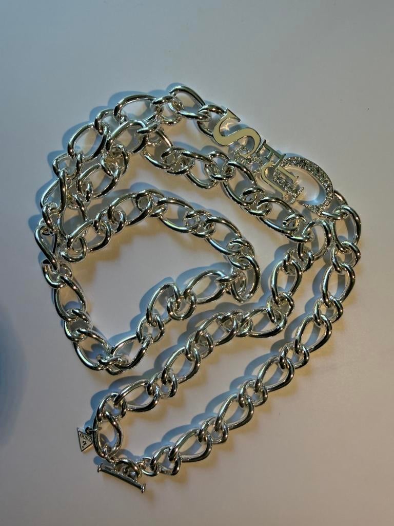 Zilverkleurige lange schakelketting Guess ketting met bling, Overige materialen, Ophalen of Verzenden, Zo goed als nieuw, Zilver