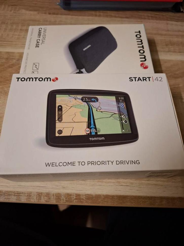 TomTom Start 42 + Universele Carry Case - Nieuwstaat, Auto diversen, Autonavigatie, Zo goed als nieuw, Ophalen of Verzenden