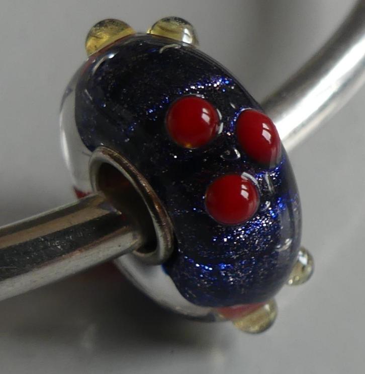 Elfbeads: BLAUWE KRAAL met KNOPJES  **NIEUW**, Sieraden, Tassen en Uiterlijk, Bedels, Nieuw, Overige merken, Glas of Kristal, Verzenden