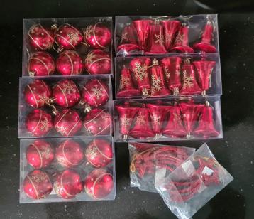 Grote partij nieuwe rode kerstboomversiering - ballen, belle beschikbaar voor biedingen