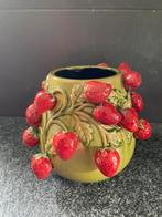 Aardbeien bloempot donker groen, Aardewerk of Porselein, Ophalen of Verzenden, Zo goed als nieuw, Minder dan 50 cm