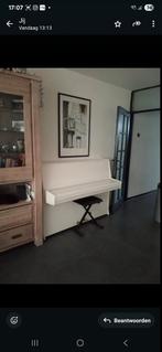 Rösler piano wandmeubel wit, Muziek en Instrumenten, Piano's, Ophalen, Zo goed als nieuw, Wit