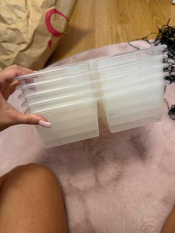 Ikea bakjes beschikbaar voor biedingen