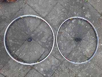 set racefiets wielen lichtgewicht voorwiel en achterwiel  beschikbaar voor biedingen