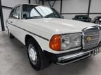 Mercedes-Benz 200-Serie 230 2.3 1977 Wit Leder 136pk, Auto's, Mercedes-Benz, Gebruikt, 4 cilinders, 700 kg, Bedrijf