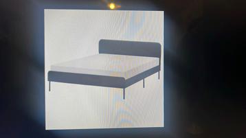 140 X 200 IKEA SLATTUM bedframe beschikbaar voor biedingen