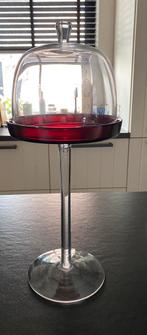 Glazen hoge stolp met rood plateau, Huis en Inrichting, Woonaccessoires | Stolpen, Ophalen of Verzenden, Zo goed als nieuw