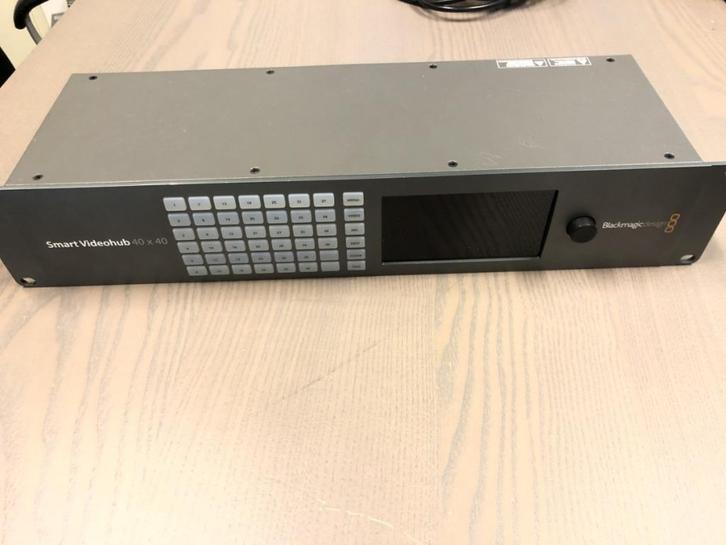Blackmagic Smart Videohub 40x40 6G (excl. btw), Audio, Tv en Foto, Converters, Zo goed als nieuw, Verzenden