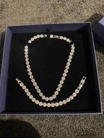 Swarovski angelic set met ketting armband 2 paaroorbellen, Sieraden, Tassen en Uiterlijk, Kettingen, Ophalen of Verzenden, Zo goed als nieuw