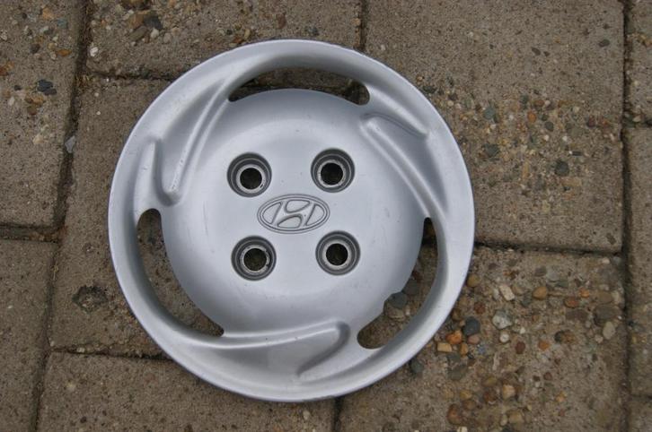 1 losse originele wieldop Hyundai Excel 13 inch (Model 1), Auto diversen, Wieldoppen, Gebruikt, Ophalen of Verzenden