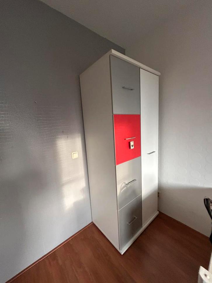Bijpassend bureau en kledingkast, Huis en Inrichting, Kasten | Kledingkasten, Zo goed als nieuw, 150 tot 200 cm, 50 tot 100 cm