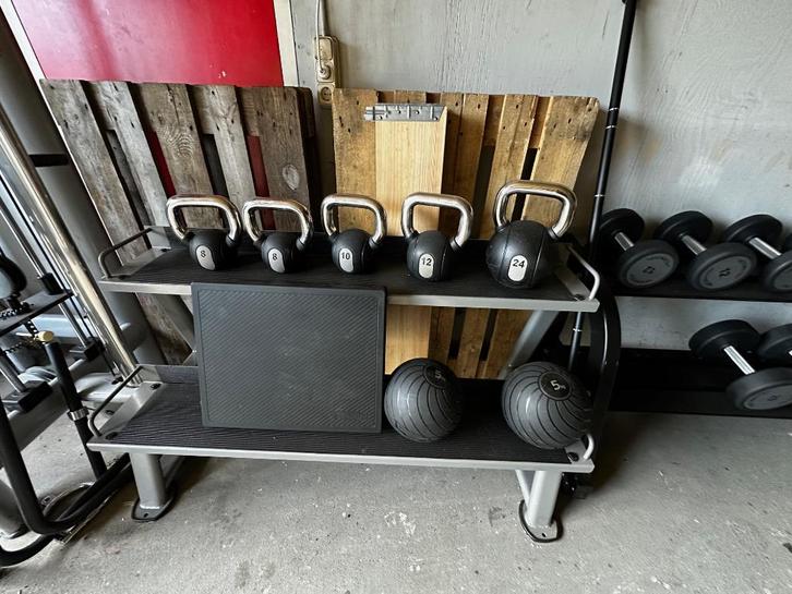 Technogym accessoires met rack, Sport en Fitness, Fitnessmaterialen, Zo goed als nieuw, Overige typen, Armen, Benen, Borst, Buik