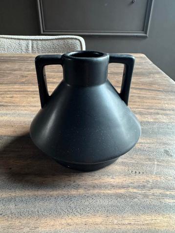 Zwart Stenen Vaasje - Mat beschikbaar voor biedingen