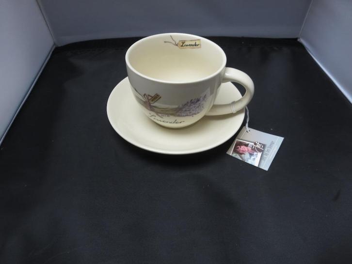Kop en schotels Jet Lavender servies, Huis en Inrichting, Keuken | Servies, Nieuw, Kop(pen) en/of Schotel(s), Overige stijlen