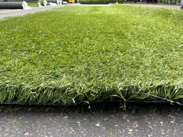 30m2 Kunstgras. Nog als nieuw! (4m x 7.5m) €240,- beschikbaar voor biedingen
