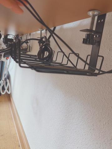 Adjustable Cable management x2 beschikbaar voor biedingen