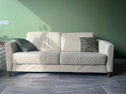 Wit leder bank 2-zits, Huis en Inrichting, Banken | Bankstellen, Gebruikt, Rechte bank, Tweepersoons, 150 tot 200 cm, 75 tot 100 cm