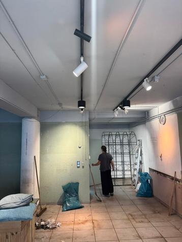 Winkel verlichting voor winkel 90 m2 beschikbaar voor biedingen