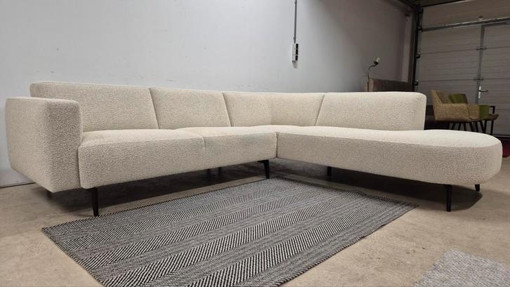 Prachtige off white bouclé stoffen top design hoekbank, Huis en Inrichting, Banken | Bankstellen, Zo goed als nieuw, Vierpersoons of meer