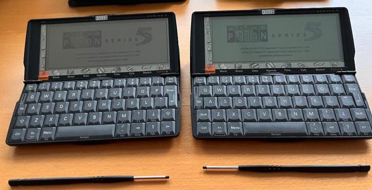 Psion Series 5 Organisers, 8 MB, 2 stuks, Computers en Software, Vintage Computers, Ophalen of Verzenden