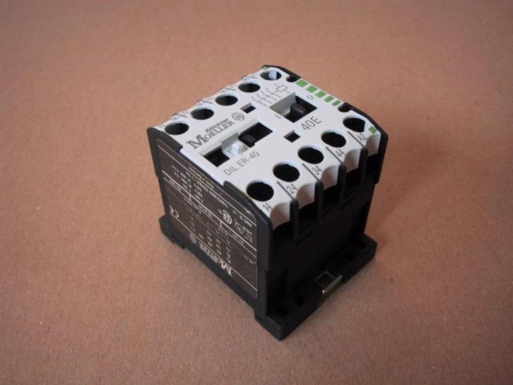 Relais magneetschakelaar Klockner Moeller DIL ER-40 230V AC, Hobby en Vrije tijd, Elektronica-componenten, Gebruikt, Ophalen of Verzenden