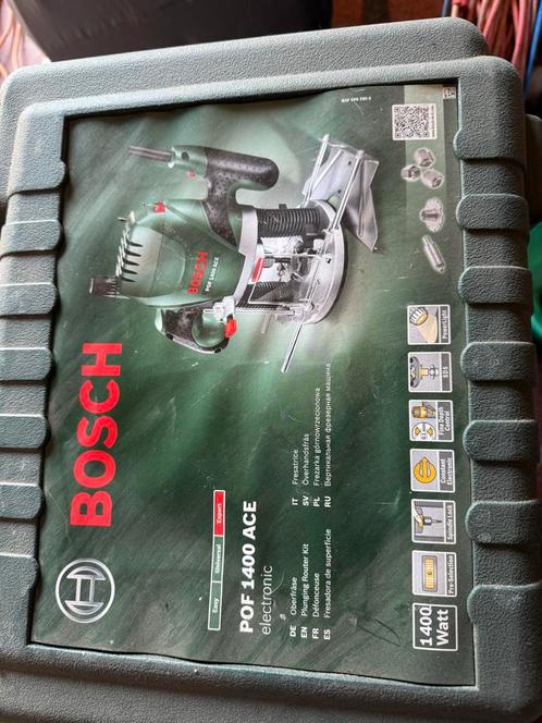 Bosch 1400ACE freesmachine + extra set frezen (nieuw), Doe-het-zelf en Verbouw, Gereedschap | Freesmachines, Zo goed als nieuw