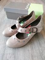 Piedi nudi pumps mt 39, Schoenen met lage hakken, Beige, Ophalen of Verzenden, Zo goed als nieuw