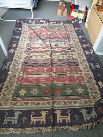 Mooi Kleed met Etnische Motieven 1.80 x 2.70 beschikbaar voor biedingen