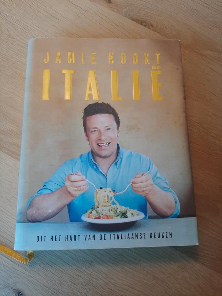 Jamie Oliver - Jamie kookt Italië, Boeken, Kookboeken, Zo goed als nieuw, Italië, Ophalen