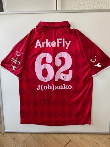 Gesigneerd ingelijst FC Twente 2010/2011, J(oh)anko beschikbaar voor biedingen