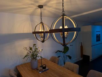 Twee stoere metalenlampen met Teakhout beschikbaar voor biedingen