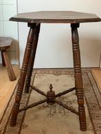 Oud houten bijzettafeltje/ brocante, Antiek en Kunst, Curiosa en Brocante, Ophalen