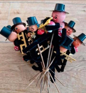 Twintig Schoorsteenveger prikkers beschikbaar voor biedingen