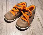 Clarks kinderschoenen maat 21 bruin met oranje veters, Clarks, Schoenen, Ophalen of Verzenden, Zo goed als nieuw