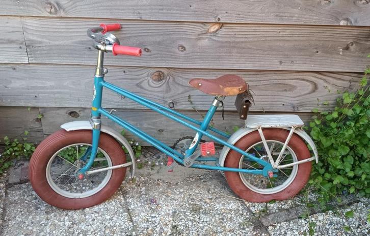 Oud kinderfietsje jaren 50 60 USSR kinder fiets, Fietsen en Brommers, Fietsen | Oldtimers, 47 tot 51 cm, Jaren '50, Ophalen