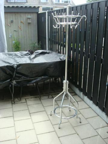 VINTAGE TUBAX 2  staande kapstok JAREN 1960/70 beschikbaar voor biedingen