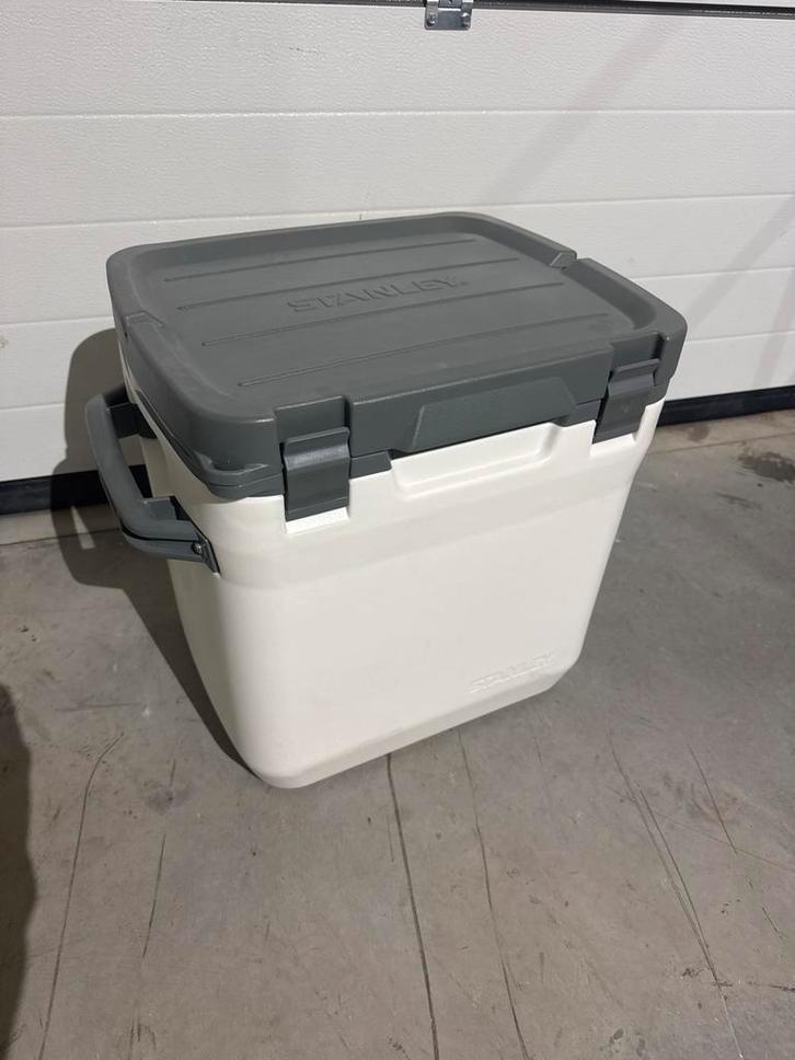 Stanley Koelbox 28L - Outdoor Avonturen, Caravans en Kamperen, Koelboxen, Nieuw, Koelbox, Koelelement, Ophalen