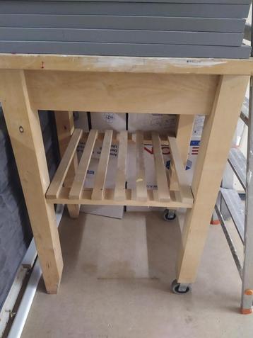 Hobbytafel van hout met wieltjes, makkelijk te verplaatsen beschikbaar voor biedingen