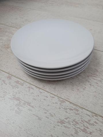 Set van 5 witte Hema borden beschikbaar voor biedingen