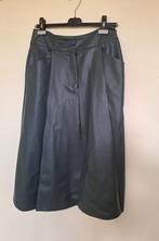 Soepele (nep) leren rok in een prachtige kleur groen. Mt 38, Kleding | Dames, Rokken, Maat 38/40 (M), Ophalen of Verzenden, Zo goed als nieuw