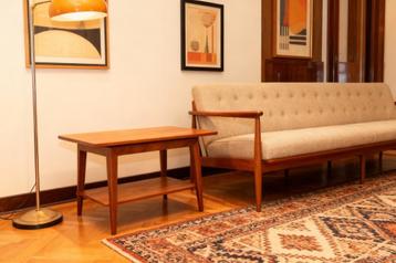 Bijzettafel MId century beschikbaar voor biedingen
