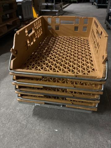 4 Bakkerskratten op rolly beschikbaar voor biedingen