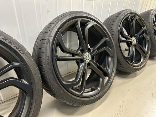 19'' VW Golf 7.5 GTI Reifnitz Zwart 5G0601025EB Velgen Pirel, Auto-onderdelen, Banden en Velgen, Banden en Velgen, Zomerbanden