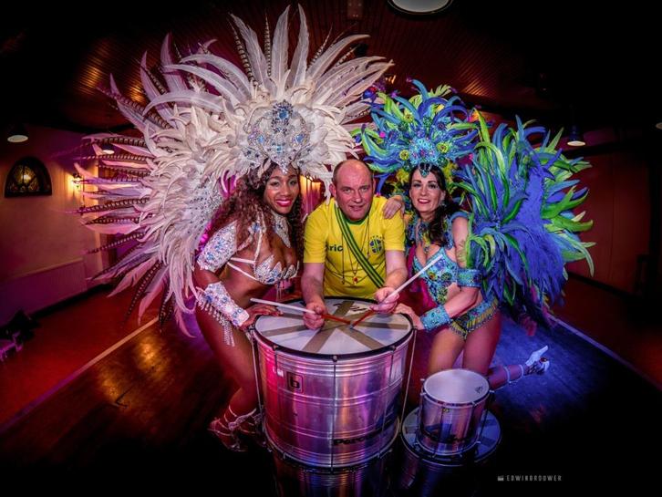 Braziliaanse Percussie met Danseressen, Boeken, Hobby en Vrije tijd, Nieuw, Overige onderwerpen, Ophalen