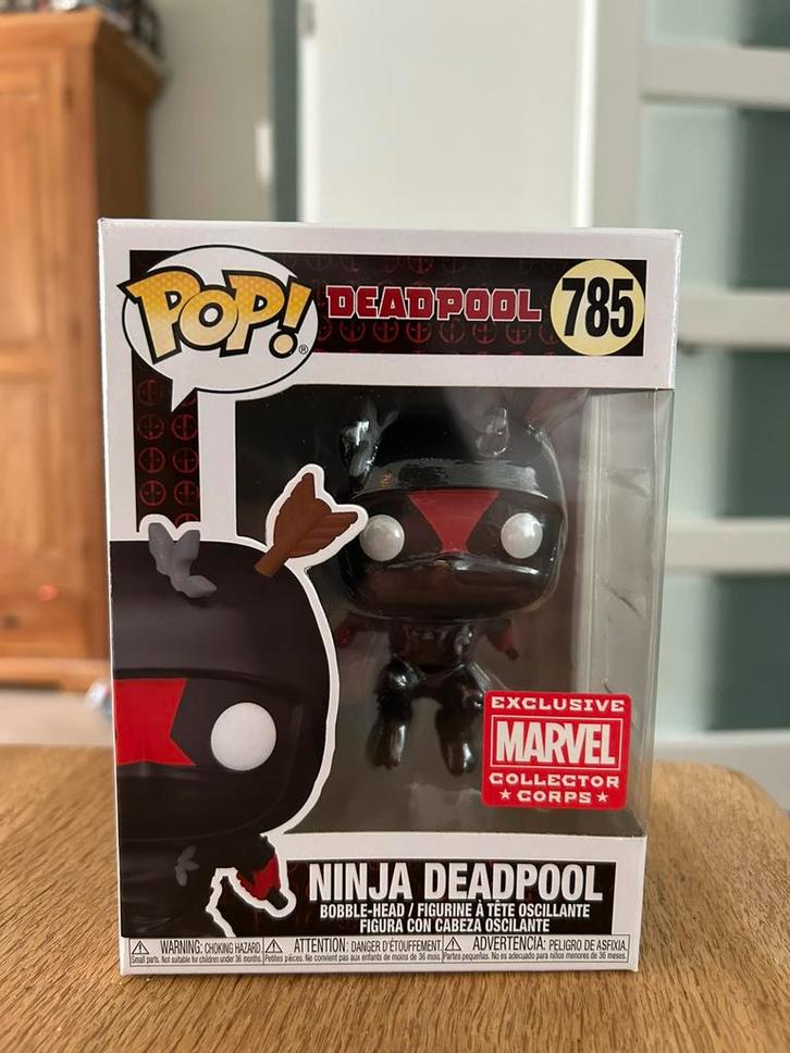 Funko Pop! Marvel collector corps exclusive Ninja Deadpool, Verzamelen, Poppetjes en Figuurtjes, Zo goed als nieuw, Ophalen of Verzenden