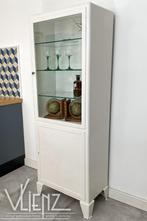 Vintage, industriële stalen apothekerskast, vitrinekast, Huis en Inrichting, Ophalen, -, -, 50 tot 100 cm